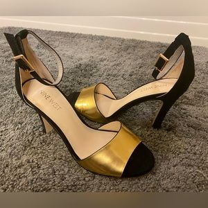 Black and gold heels 👠